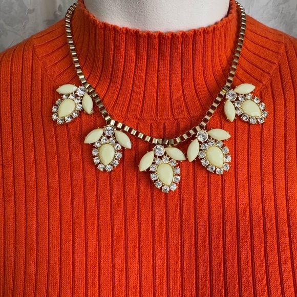 Necklace Jewelry Lot Elegant Glitz and Glam Gold and Silver Women's 8 Pieces - Picture 3 of 15